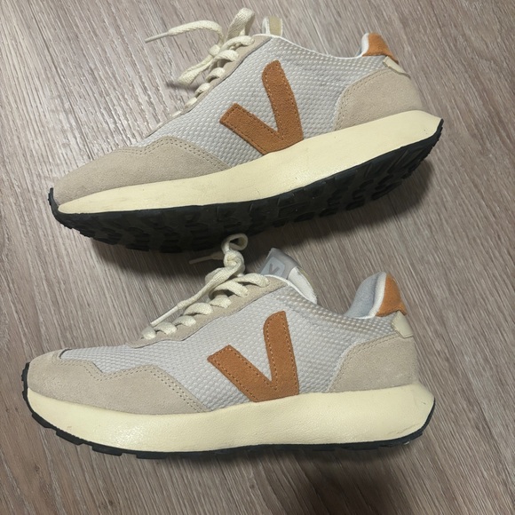 Veja Paulistana Sneakers with platform, Cream and Orange Suede Accents US 7/EU38 - Picture 3 of 9